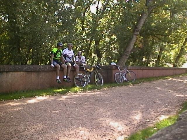Retiendaspuente1.jpg (76969 bytes)